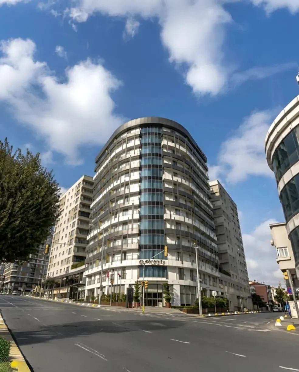 Serenity Suites Airport Hotel - 2